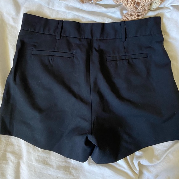 Black wool APC highwaisted shorts size 34 (US S/4) - Picture 2 of 3